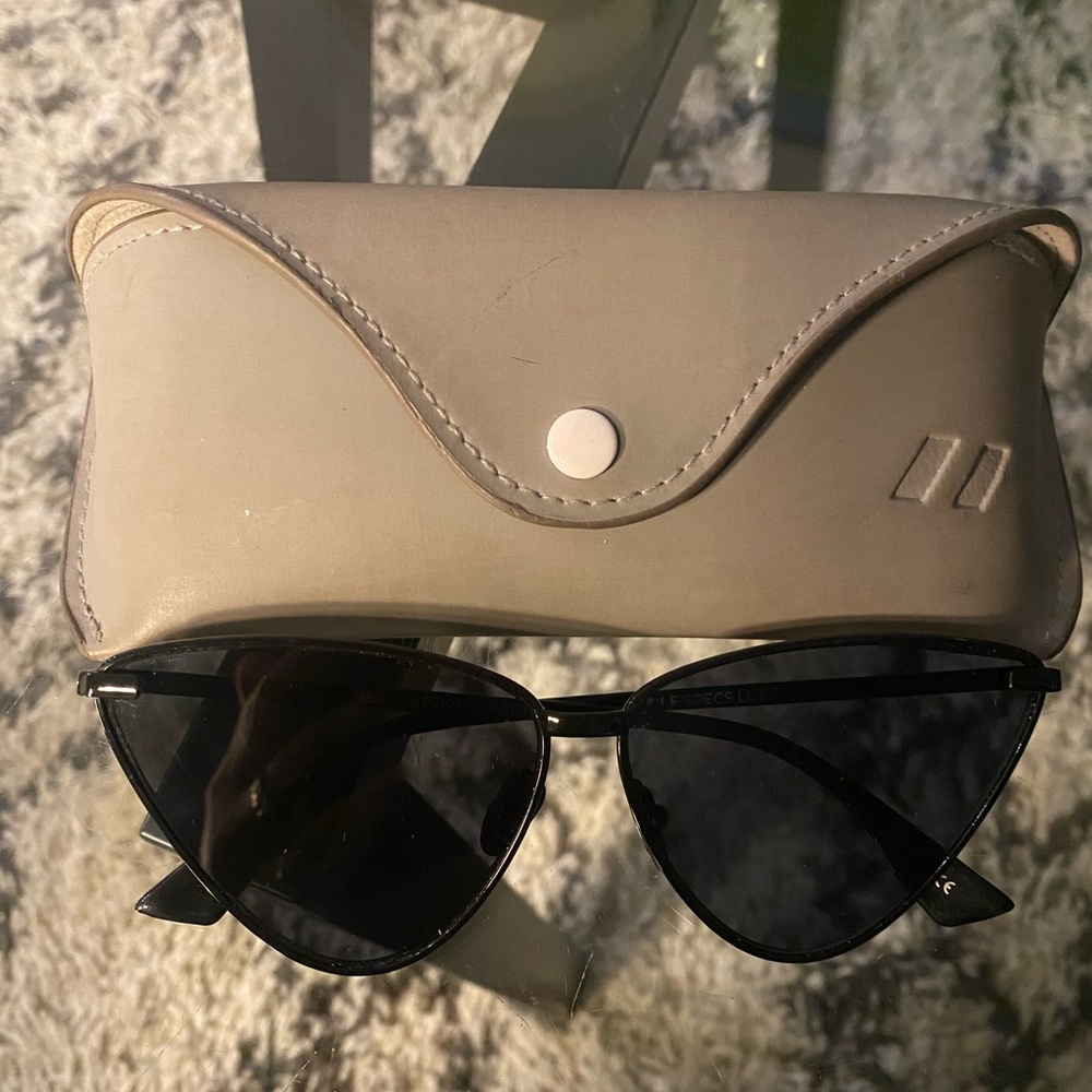 Le Specs Black Nero Sunglasses as worn by Kendall Jenner - Picture 3 of 4